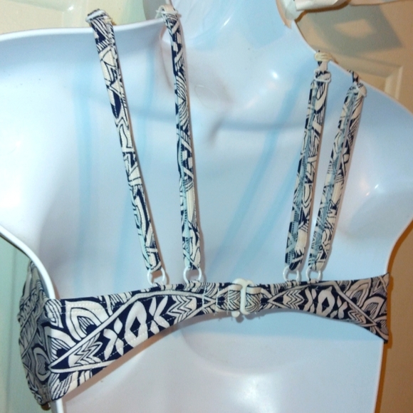 *NWOT* Beautiful Abstract Mayan Sun High Neck RIP CURL Bikini Top*10 - Picture 4 of 16